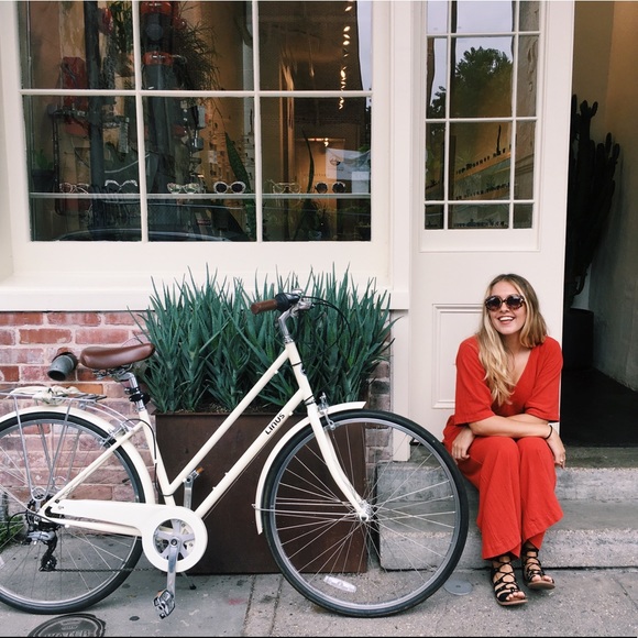 Meet your Posher, Kat - Picture 2 of 3